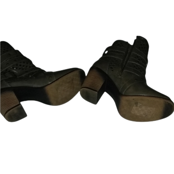 Pierre Dumas Ravenna Chunky Block Heel Brown Ankle Booties Size 8.5 - Picture 3 of 5